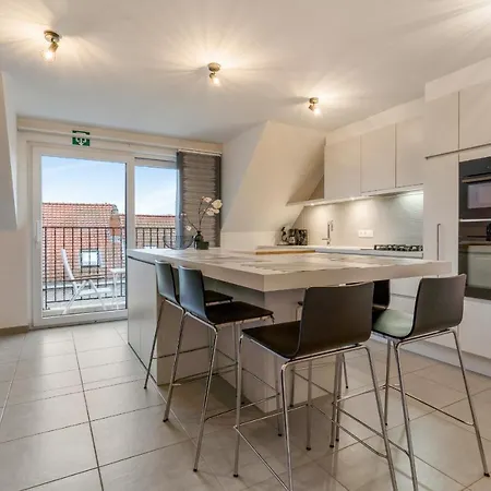 Penthouse Duplex Statler Apartment